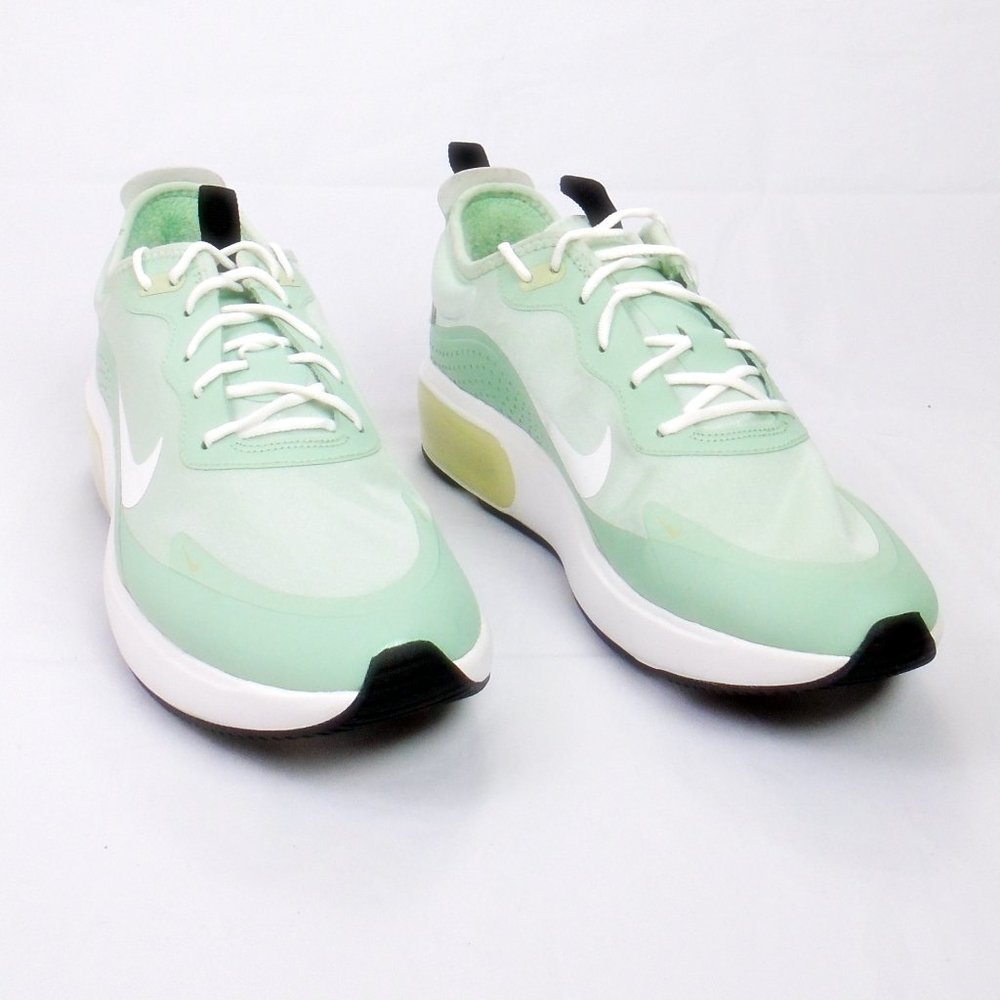 Nike Air Max NWOT